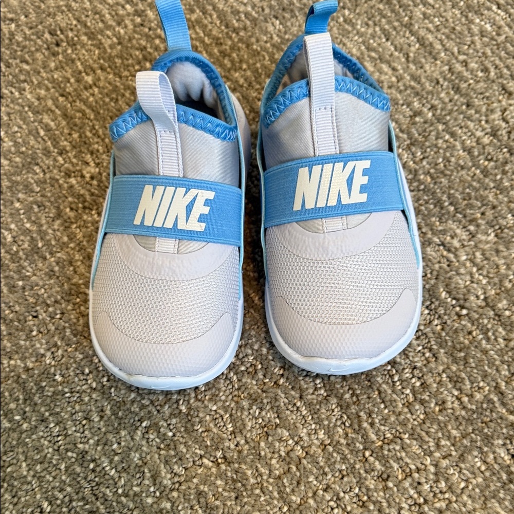 NWT 7T Nike Kids Light Gray and Blue Slip-On Sneakers with Strap